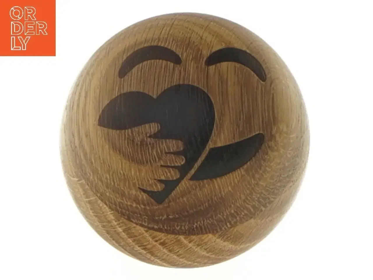 Billede 1 - Træ kugle med smilemotiv (str. Ø 7 cm)