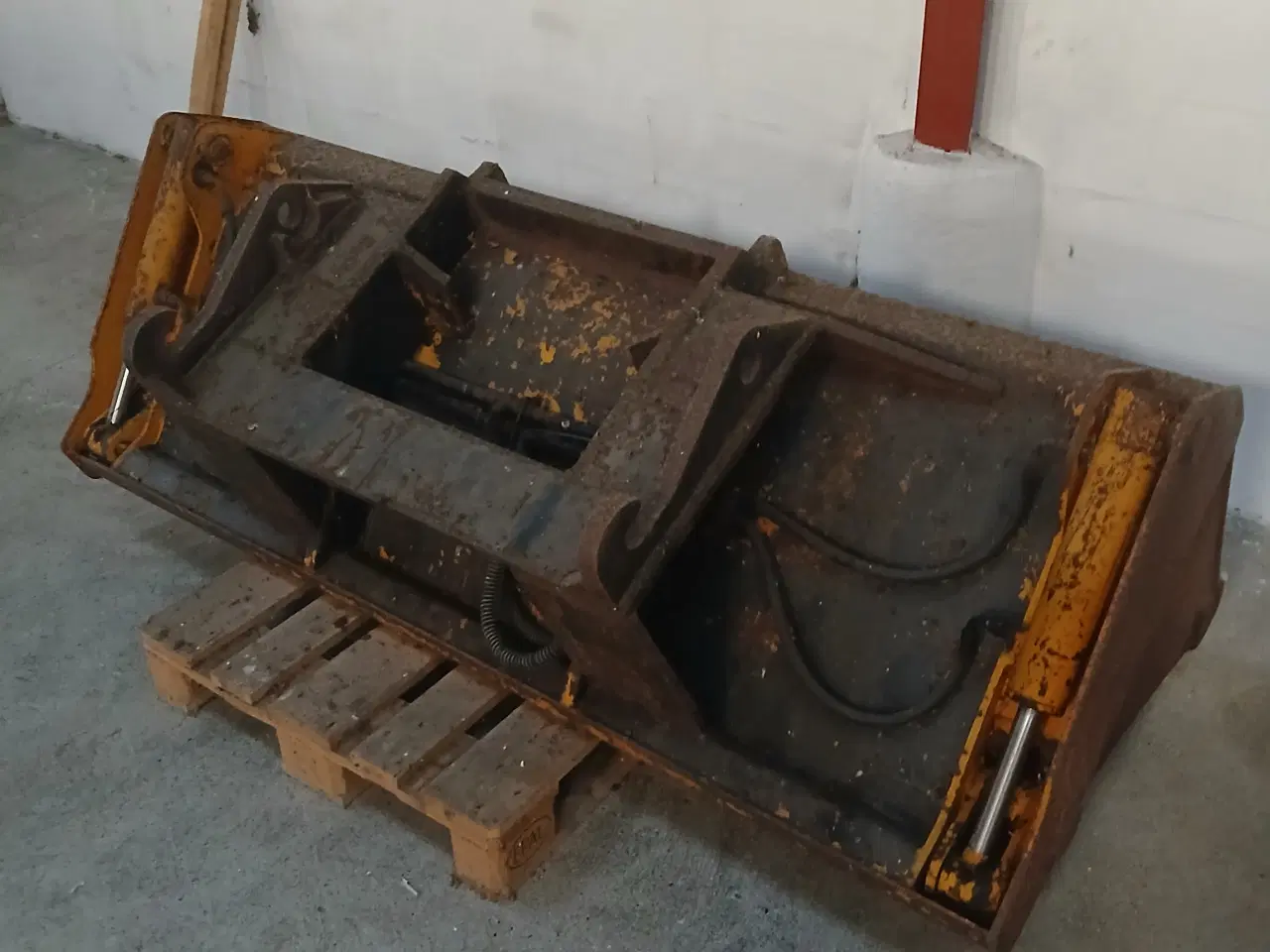 Billede 2 - 4 i 1 skovl til lille gummiged eller traktor