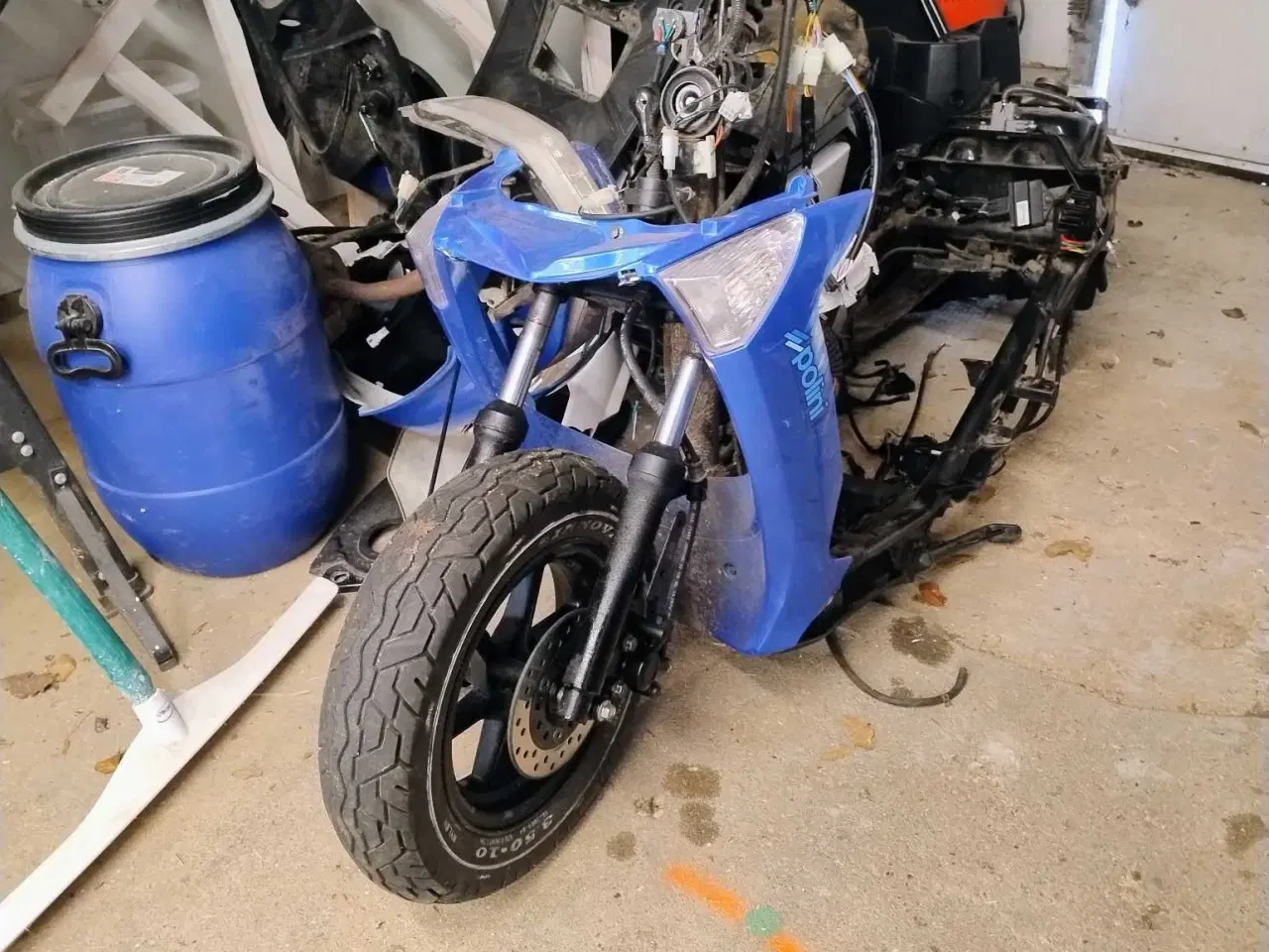 Billede 3 - Motor med alle dele