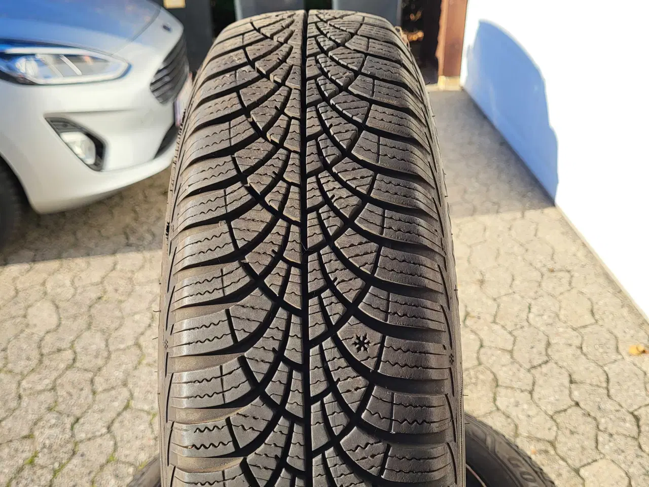 Billede 1 - Vinterdæk på fælge 165/70/r14 masser af mønster
