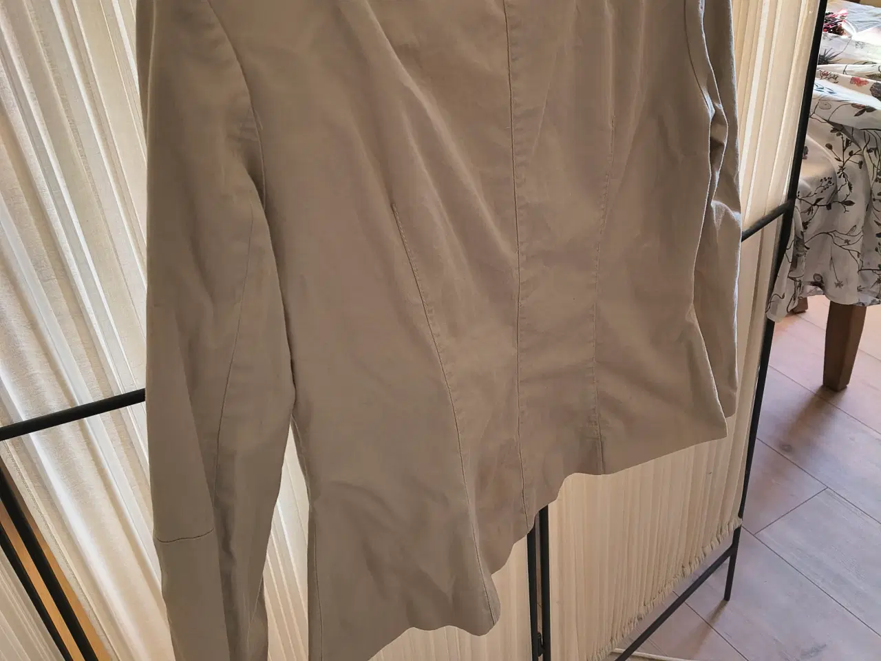 Billede 2 - Lys brun habitjakke 