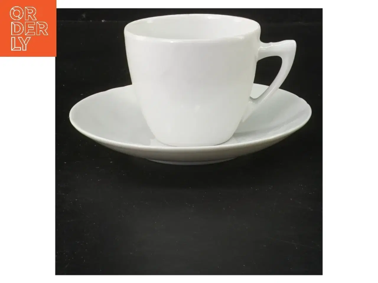 Billede 3 - B&G hvide kaffekopper samt underkopper (str. 7 underkopper (ø 14 cm), 5 kopper (5 cm) cm)