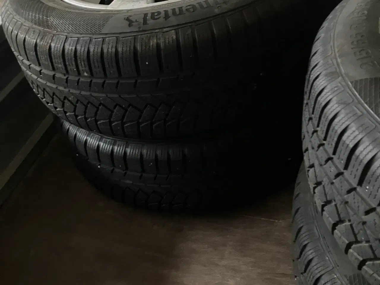 Billede 2 - Vinterdæk brugt til Renault Captur. 5 mm