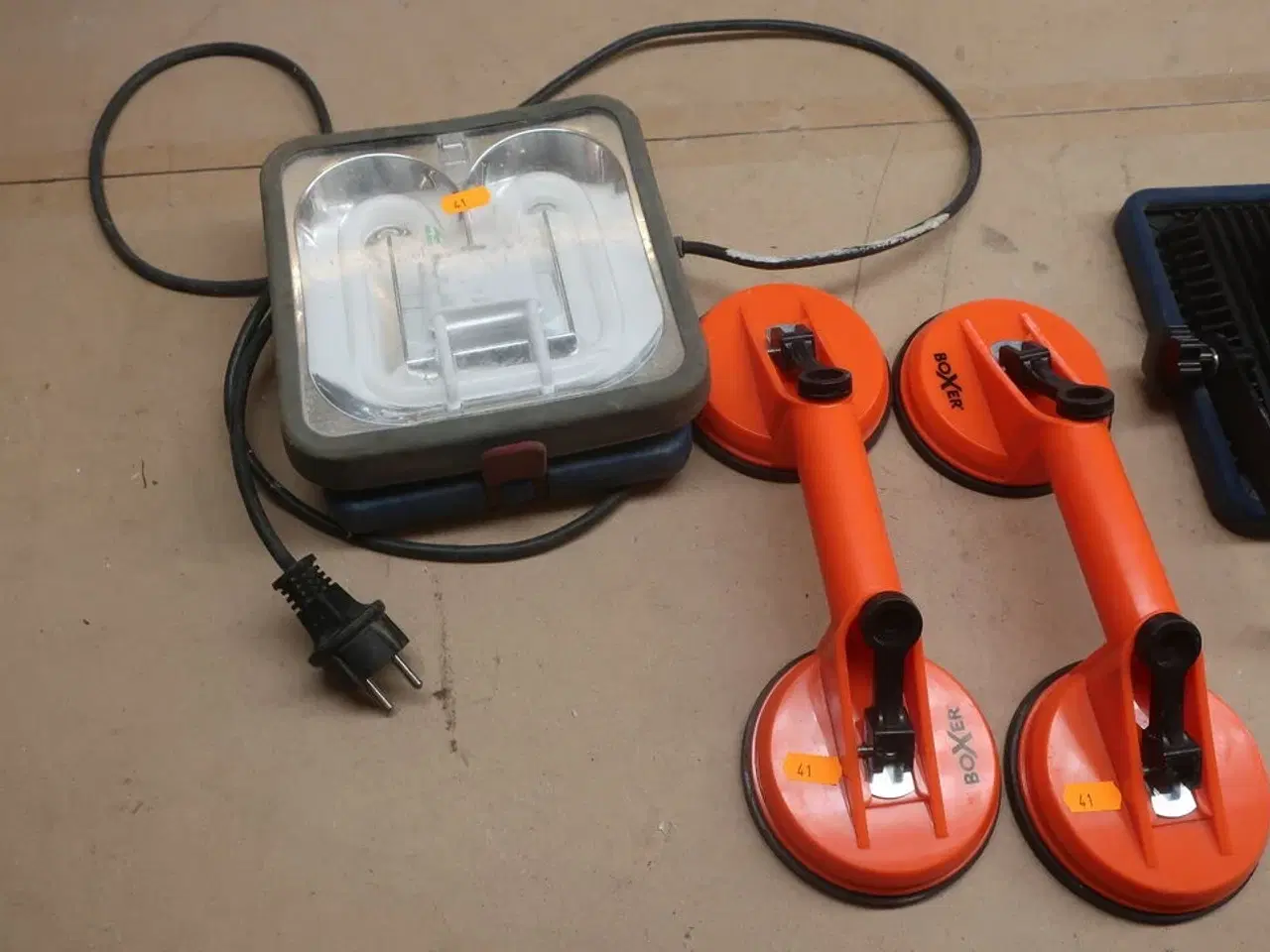 Billede 4 - 4 stk. lamper og 2 stk. sugekopper