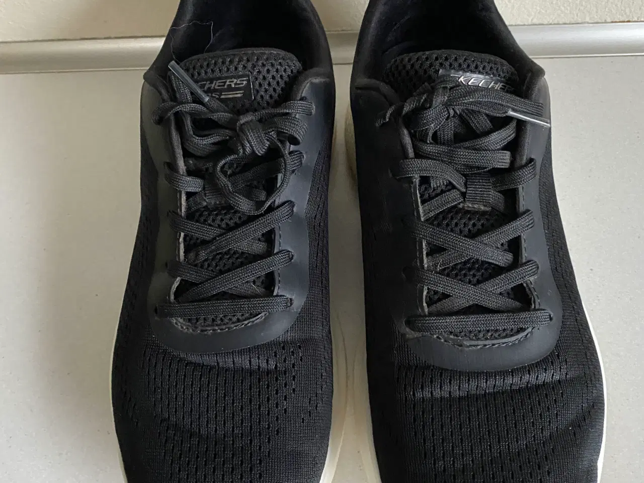 Billede 2 - Sketchers lettere brugt