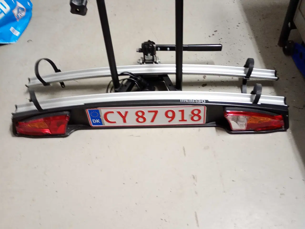Billede 2 - Cykelholder til to cykler med tilt funktion fremr 