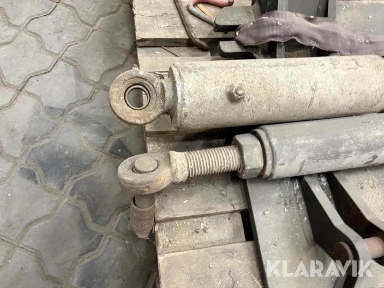 Billede 5 - Frontophæng sneplov til Volvo FM12