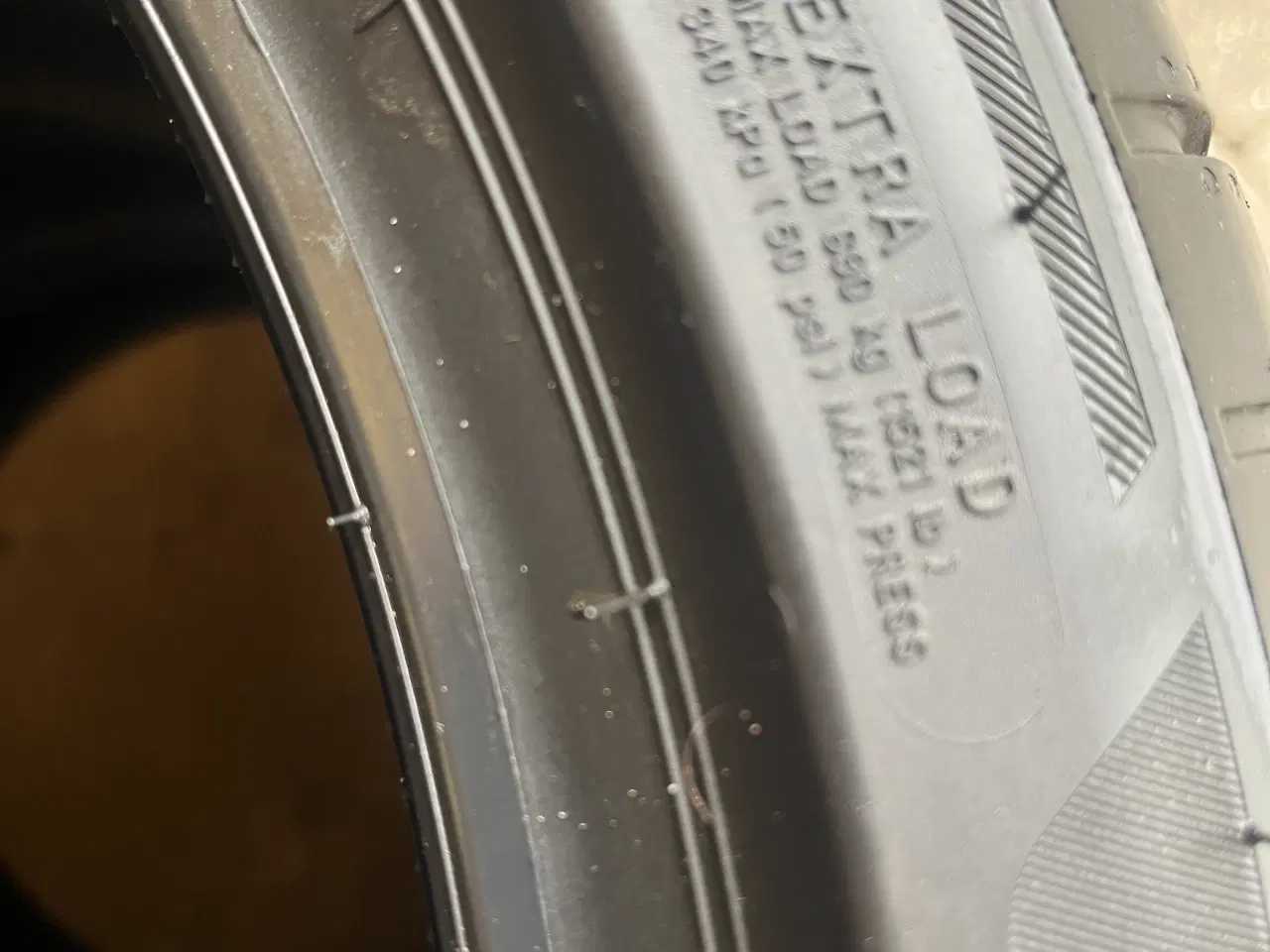 Billede 5 - Nye 215-45-20 Sommerdæk. Bridgestone.