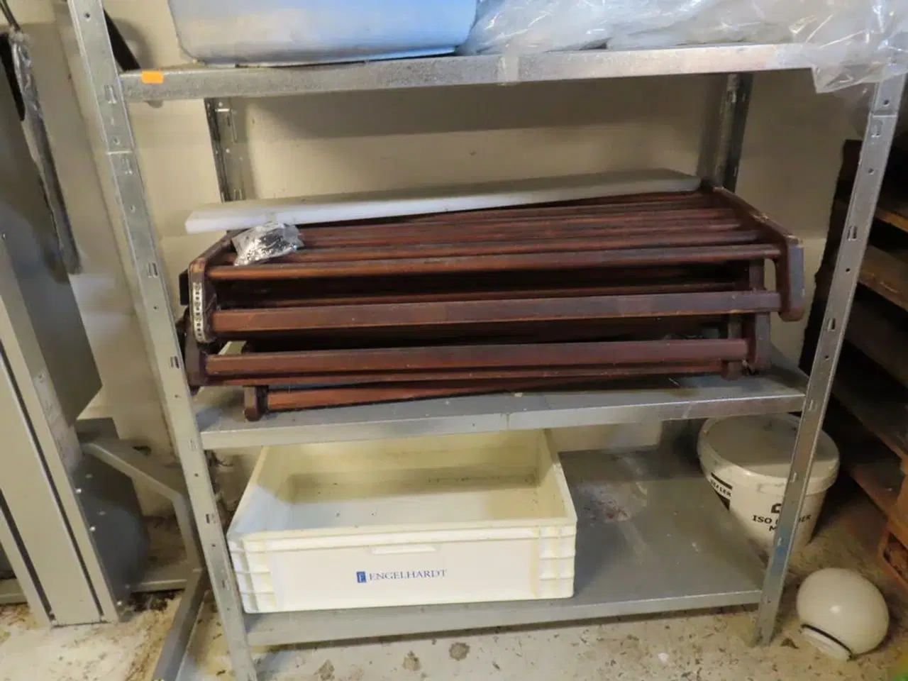 Billede 25 - Div. reoler og indhold