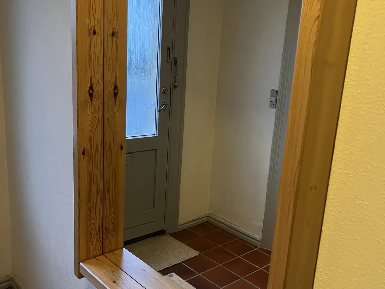 Billede 5 - Entresæt i fyrtræ