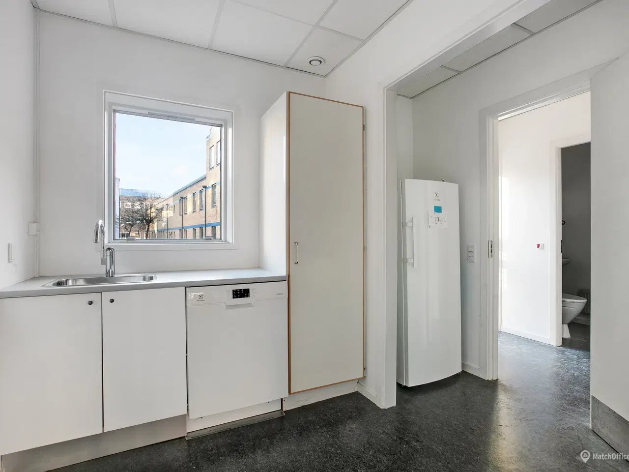 Billede 4 - Lyst og velbeliggende butikslokale på Høje Taastrup Boulevard