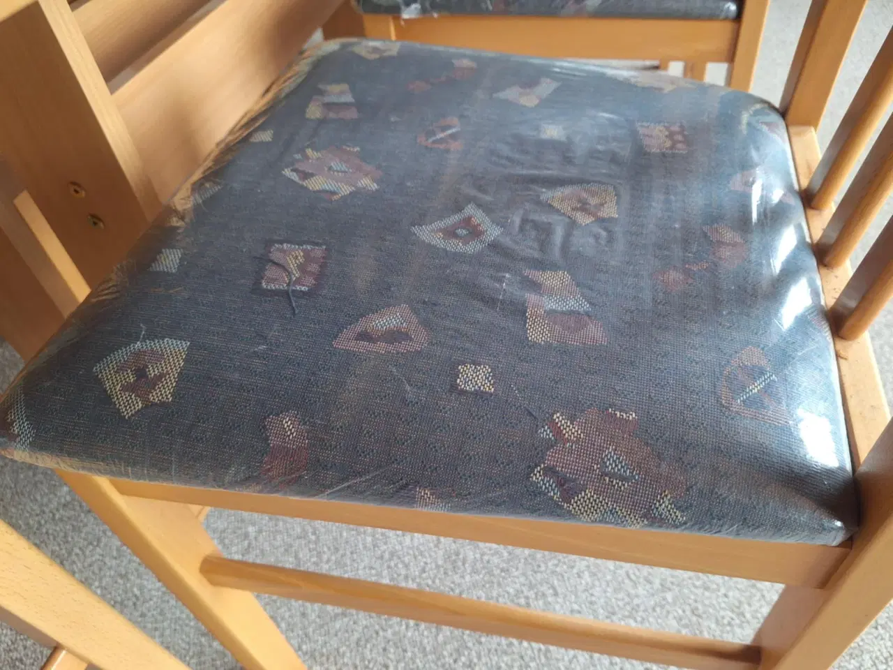 Billede 5 - Spisebord 8 stole  i laminat 