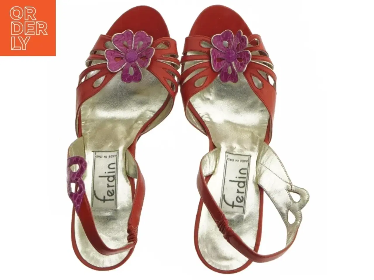 Billede 5 - Røde høje hæle med blomsterdetaljer fra Ferdin (str. 36 )