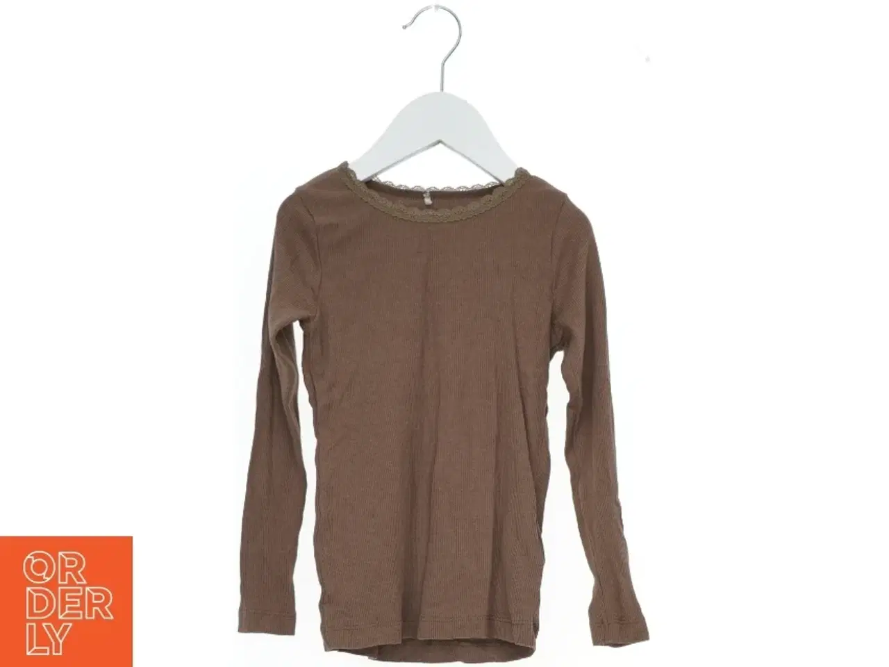 Billede 1 - Brun langærmet bluse med blondekant fra Name It (str. 110)