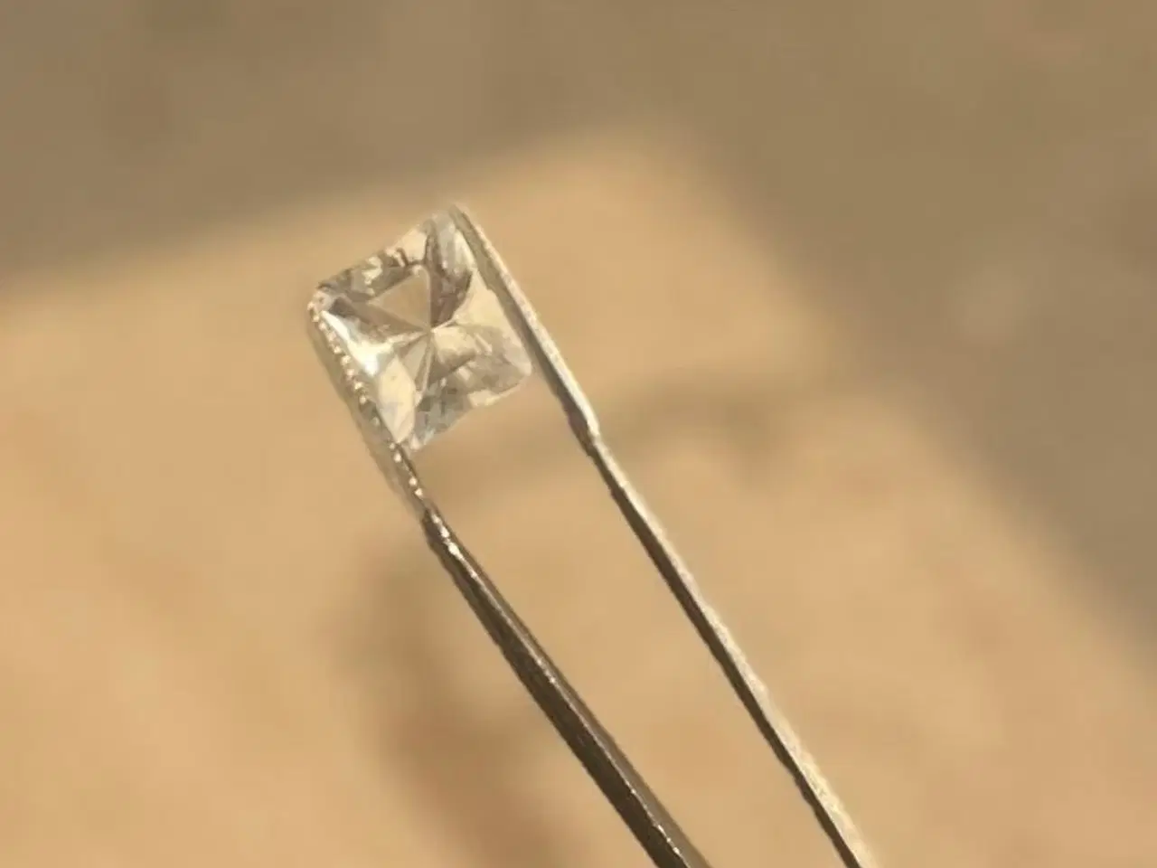 Billede 4 - Sjælden pollucit - 5,55 ct - med certifikat 