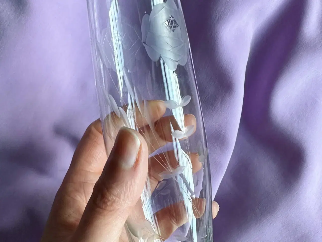 Billede 5 - Fløjtevase m ciseleringer