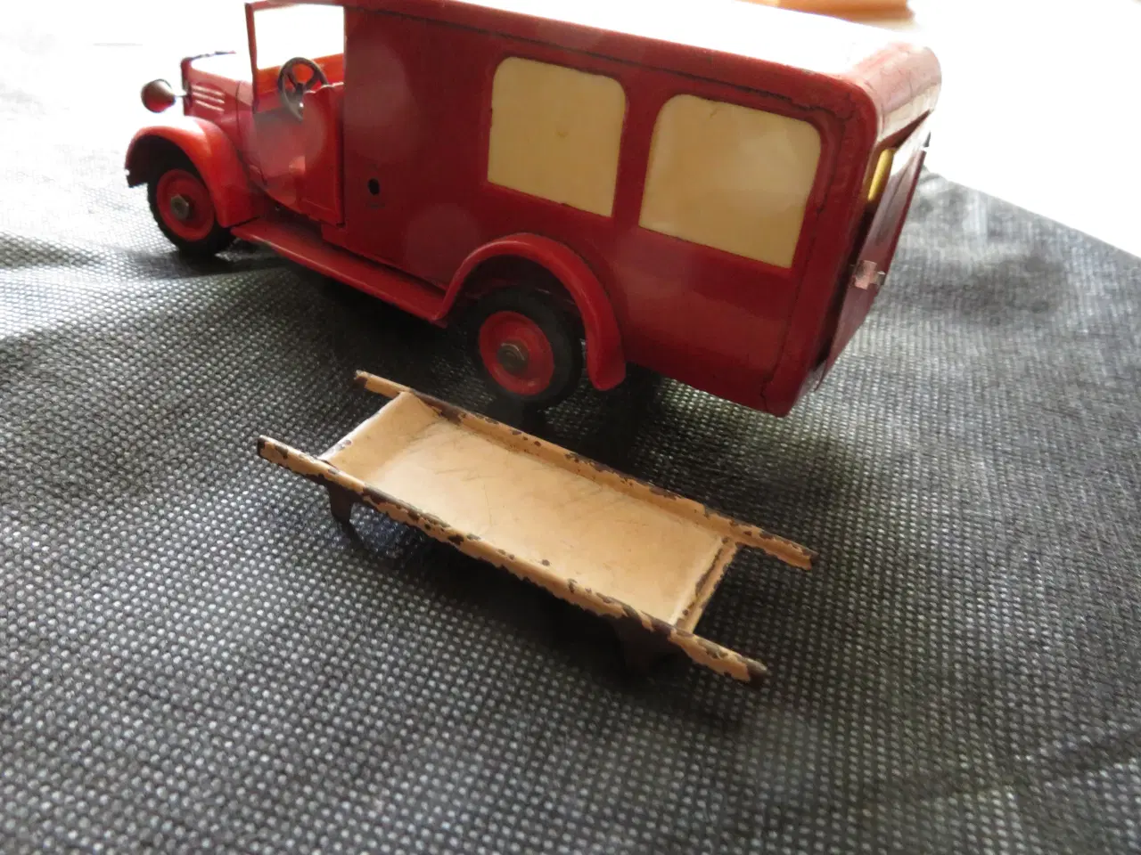 Billede 9 - Tekno Blikbiler 6 Stk. + reservedele.