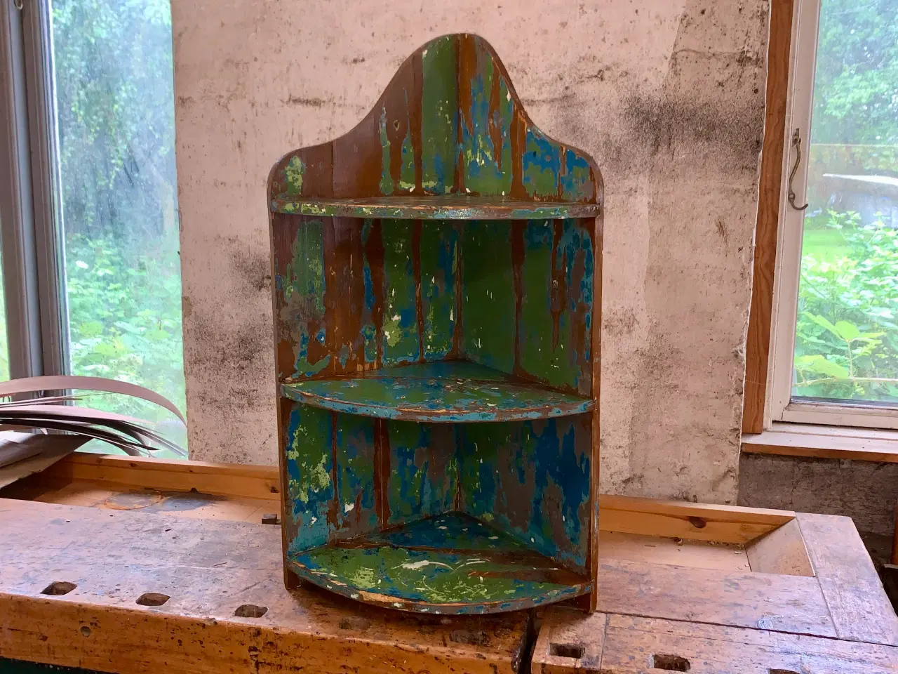 Billede 1 - Hjørnehylde med flot patina