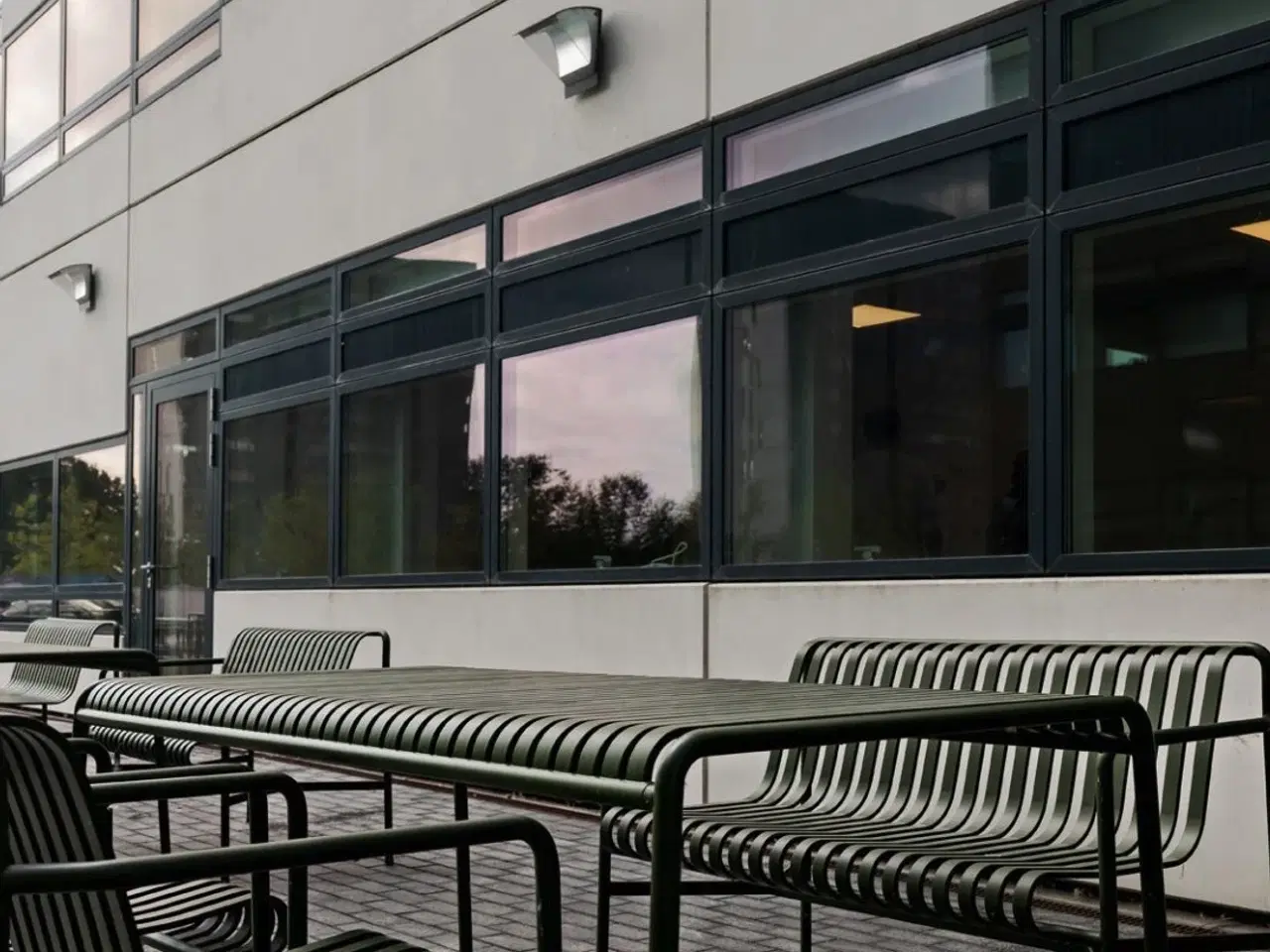 Billede 2 - I denne moderne flerbrugerejendom udbydes lyse og indbydende kontorlejemål i varierende størrelser der passer perfekt til virksomheder i alle størrelser