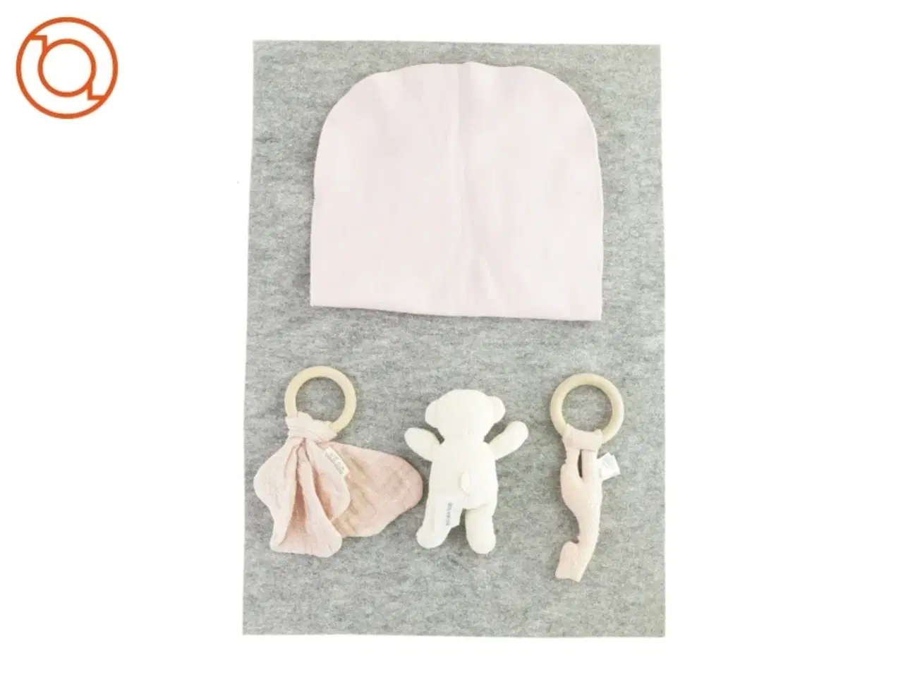 Billede 2 - Hagesmæk, bamse og 2 rangler