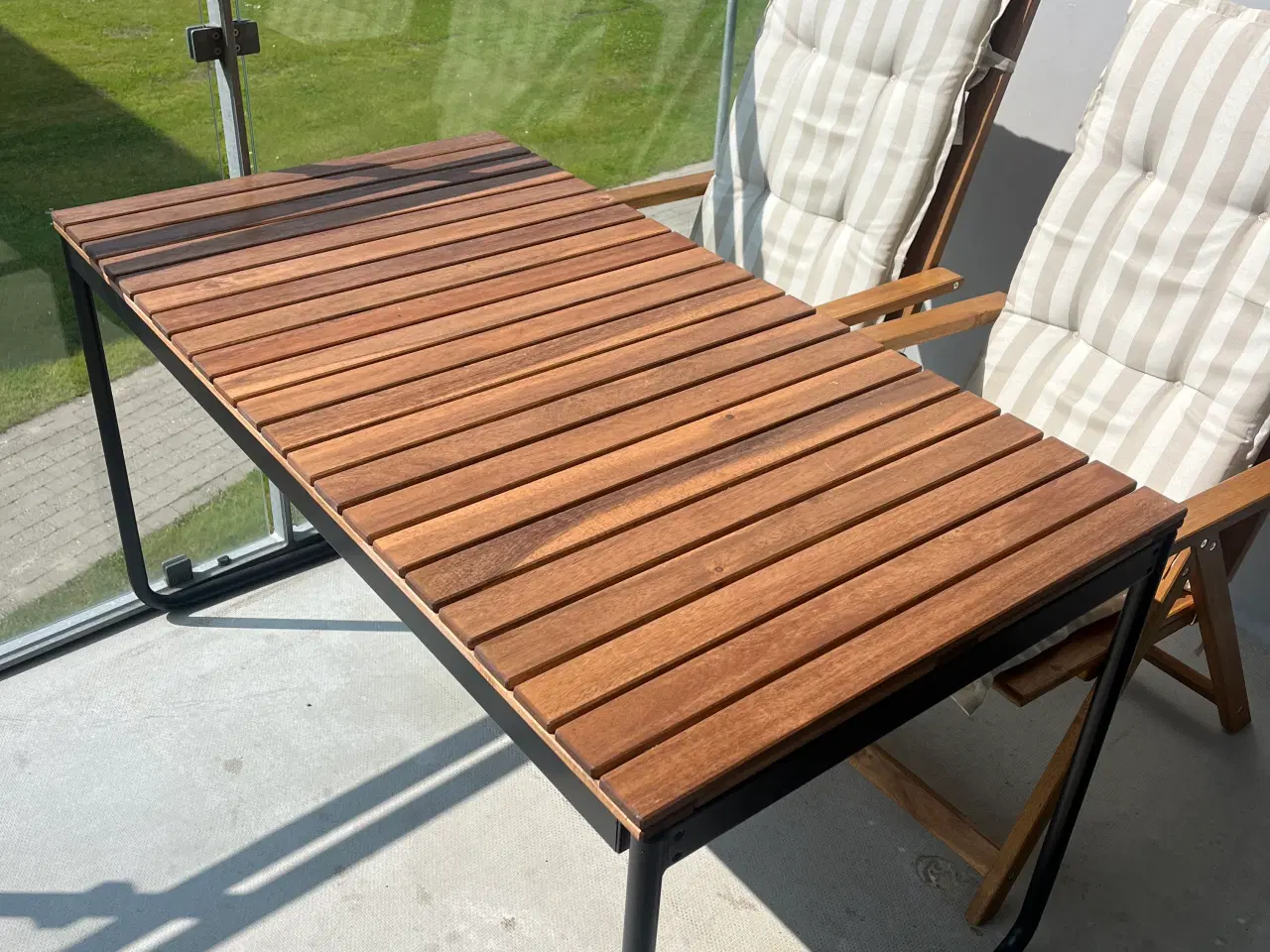 Billede 1 - Havebord med tillægsplade