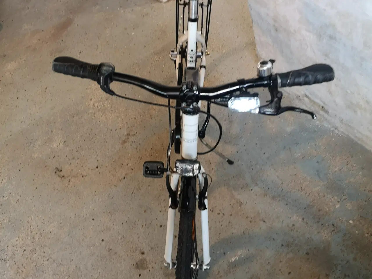 Billede 3 - BUSETTO PREMIUM BIKE  28" 53cm, 3 gear ,lys med ba
