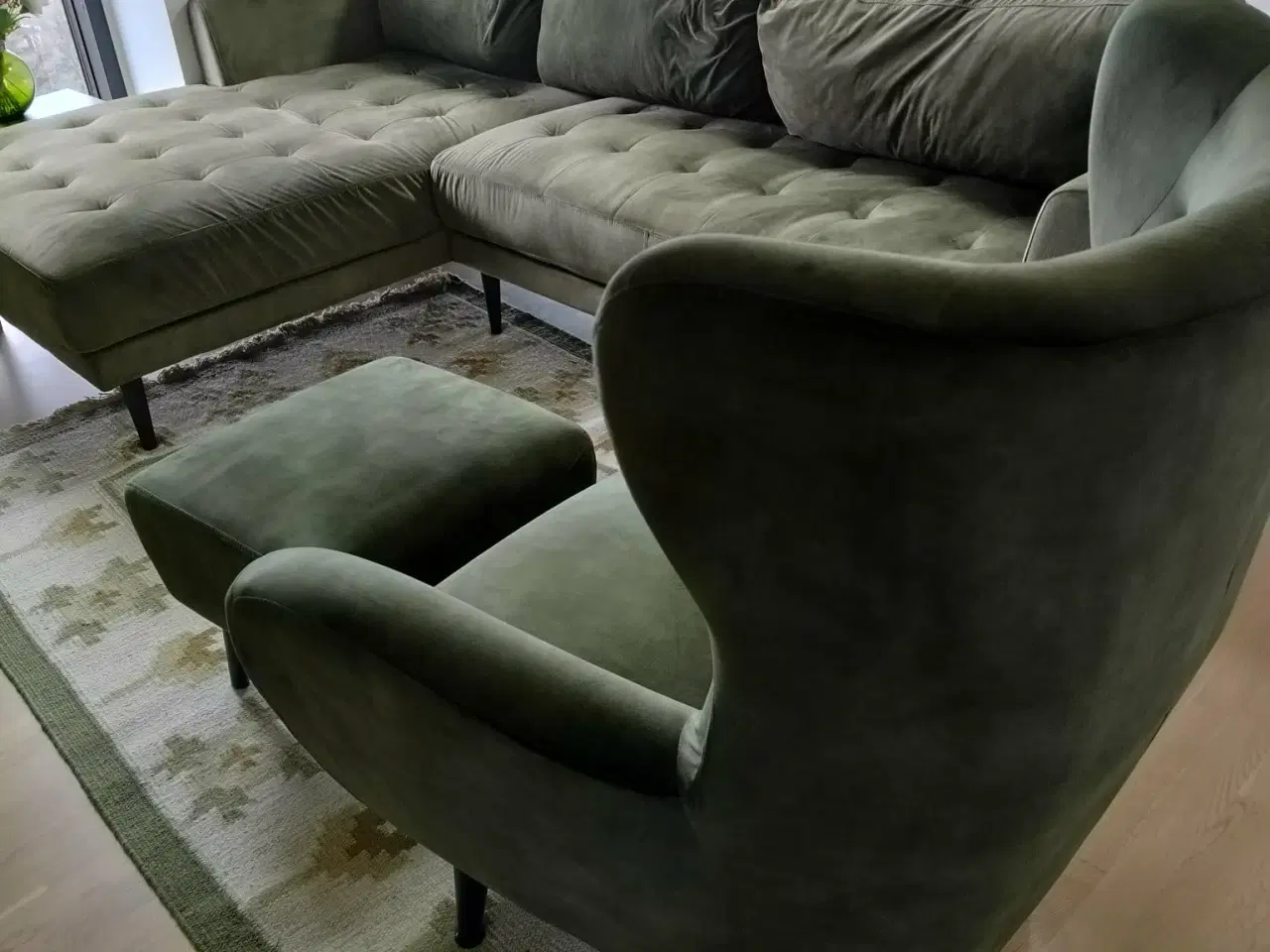 Billede 7 - Sofa m/chaiselong samt Øreklapstol m/skammel