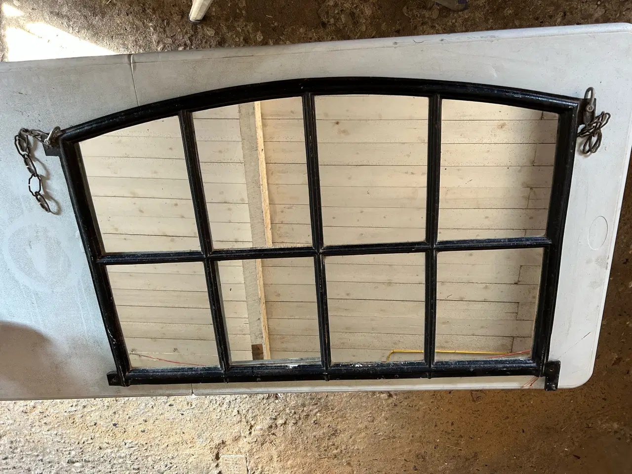 Billede 2 - Staldvindue med spejl i jern