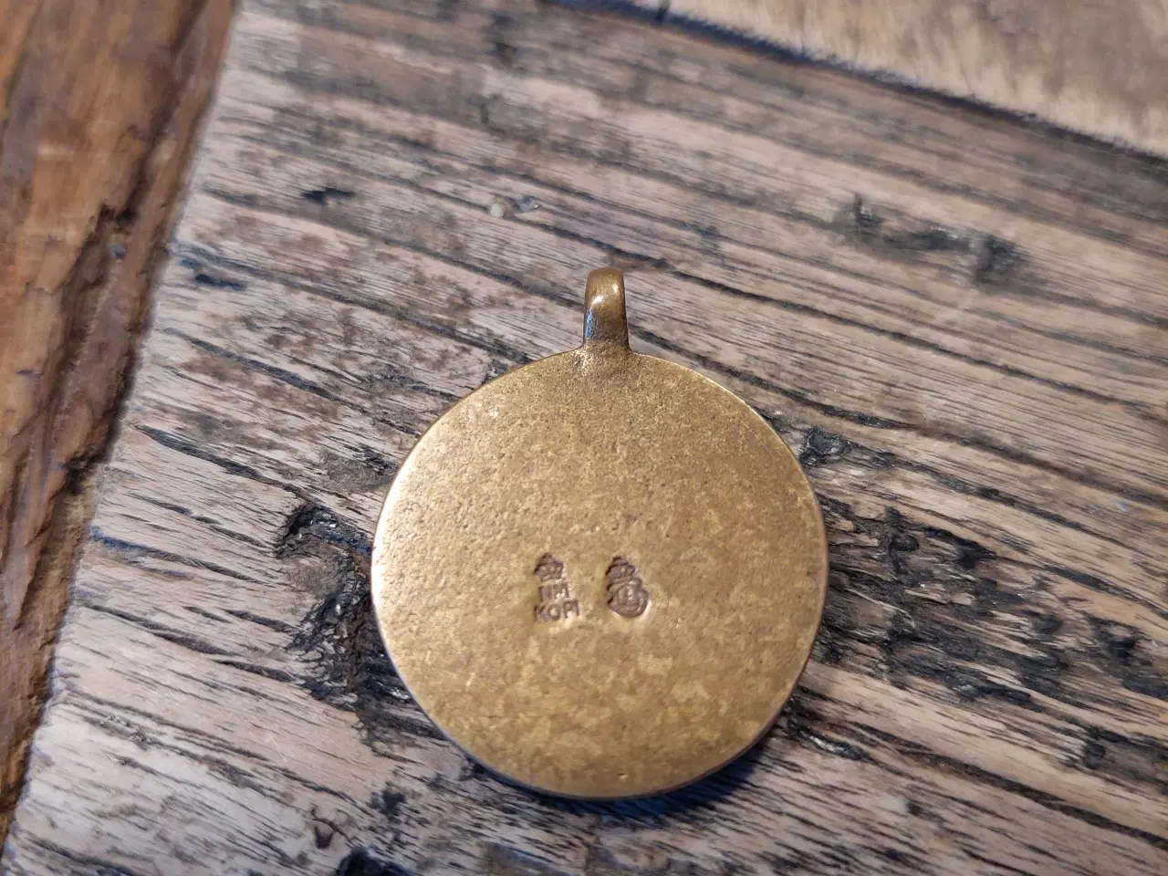 Billede 2 - Museumssmykke, Gud's Lam