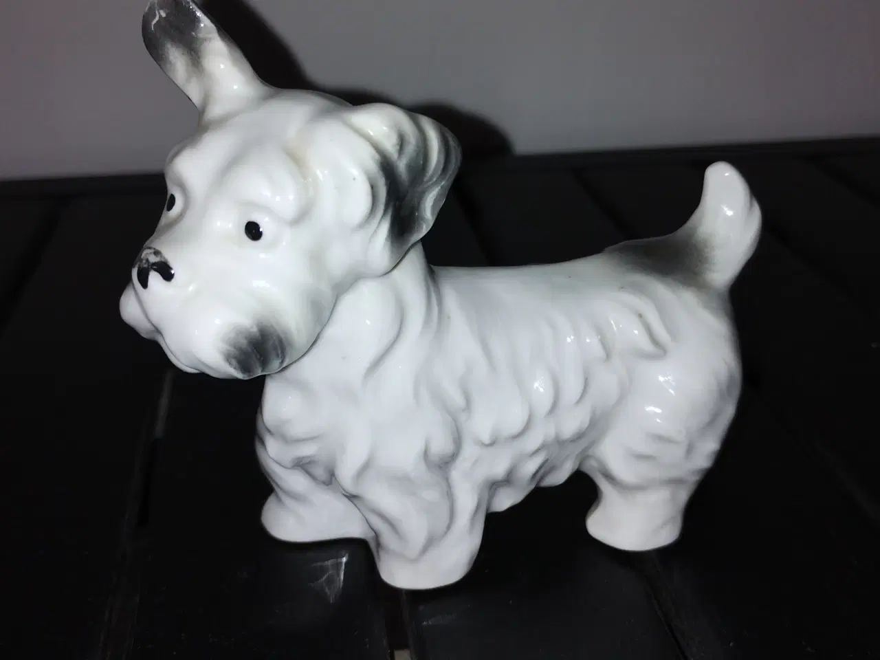Billede 1 - Lille sød porcelænshund