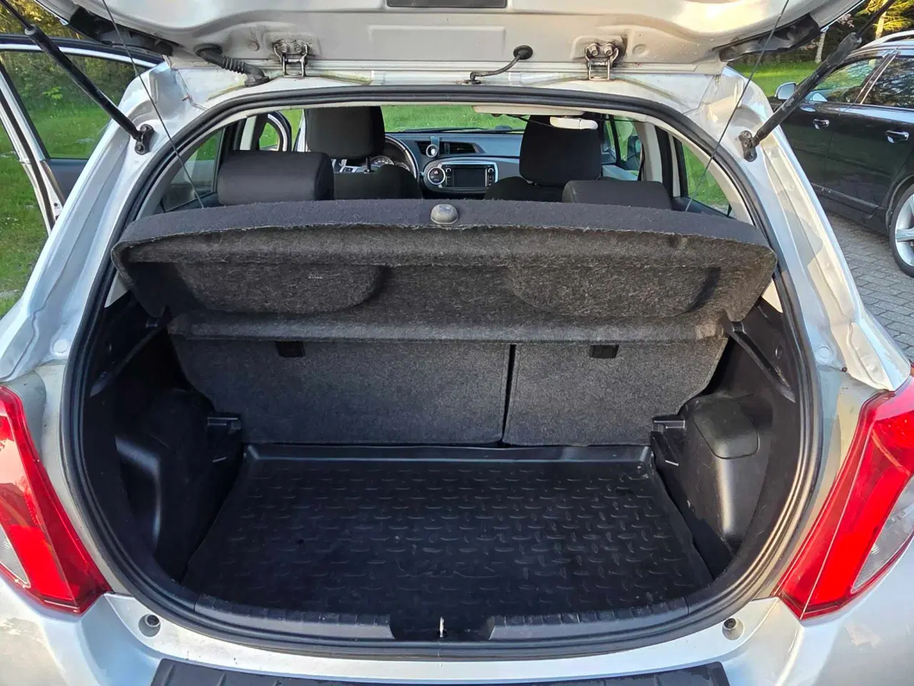 Billede 4 - Toyota yaris 1,3 benzin 2012
