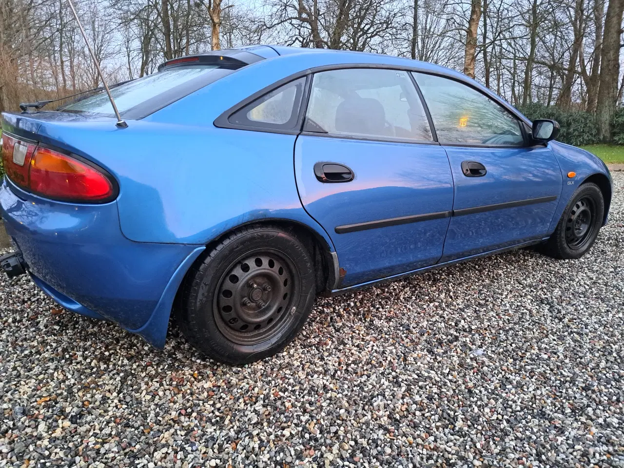 Billede 3 - Mazda 323F 1998. 