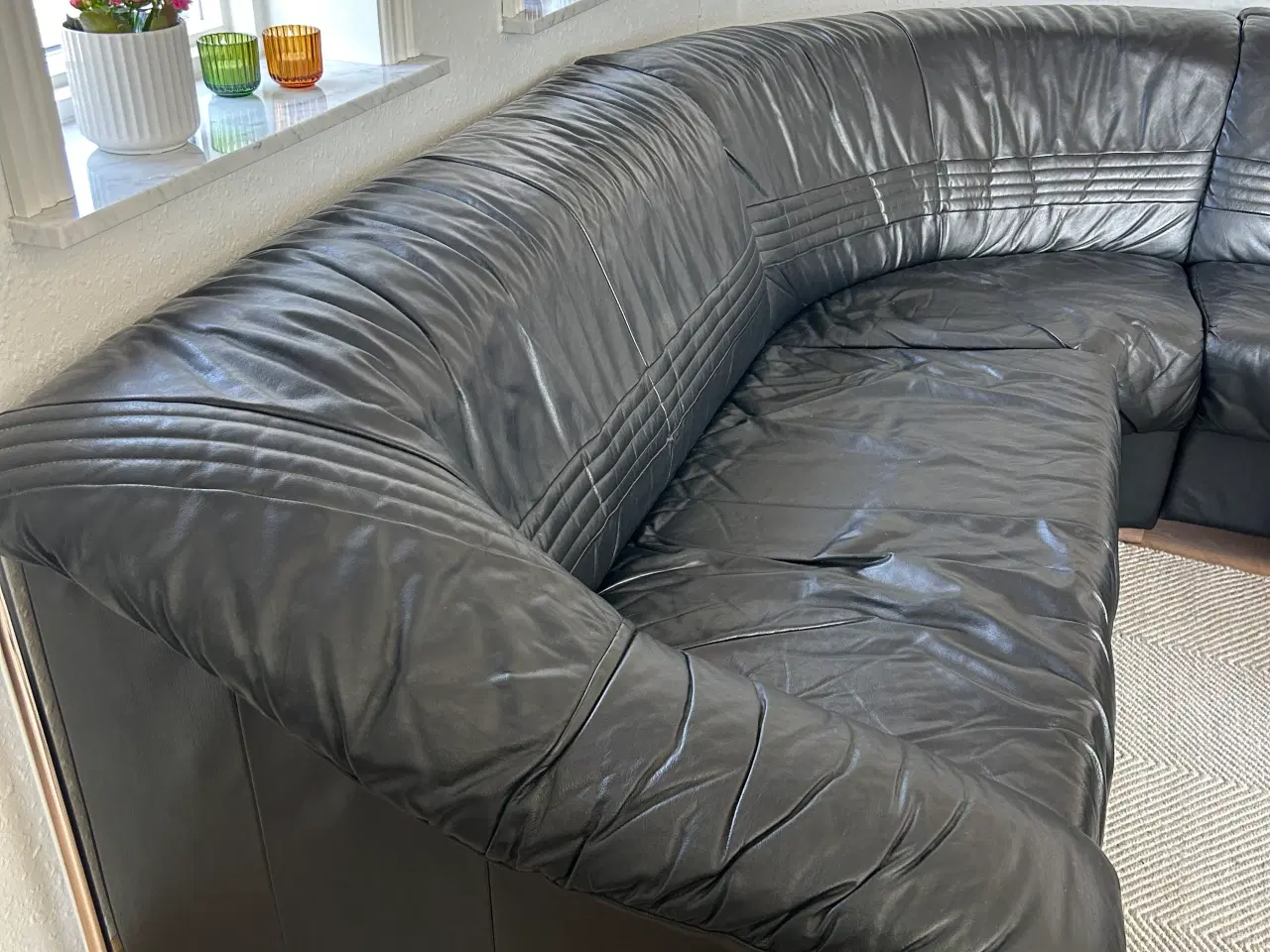 Billede 3 - Hjørnesofa sort læder