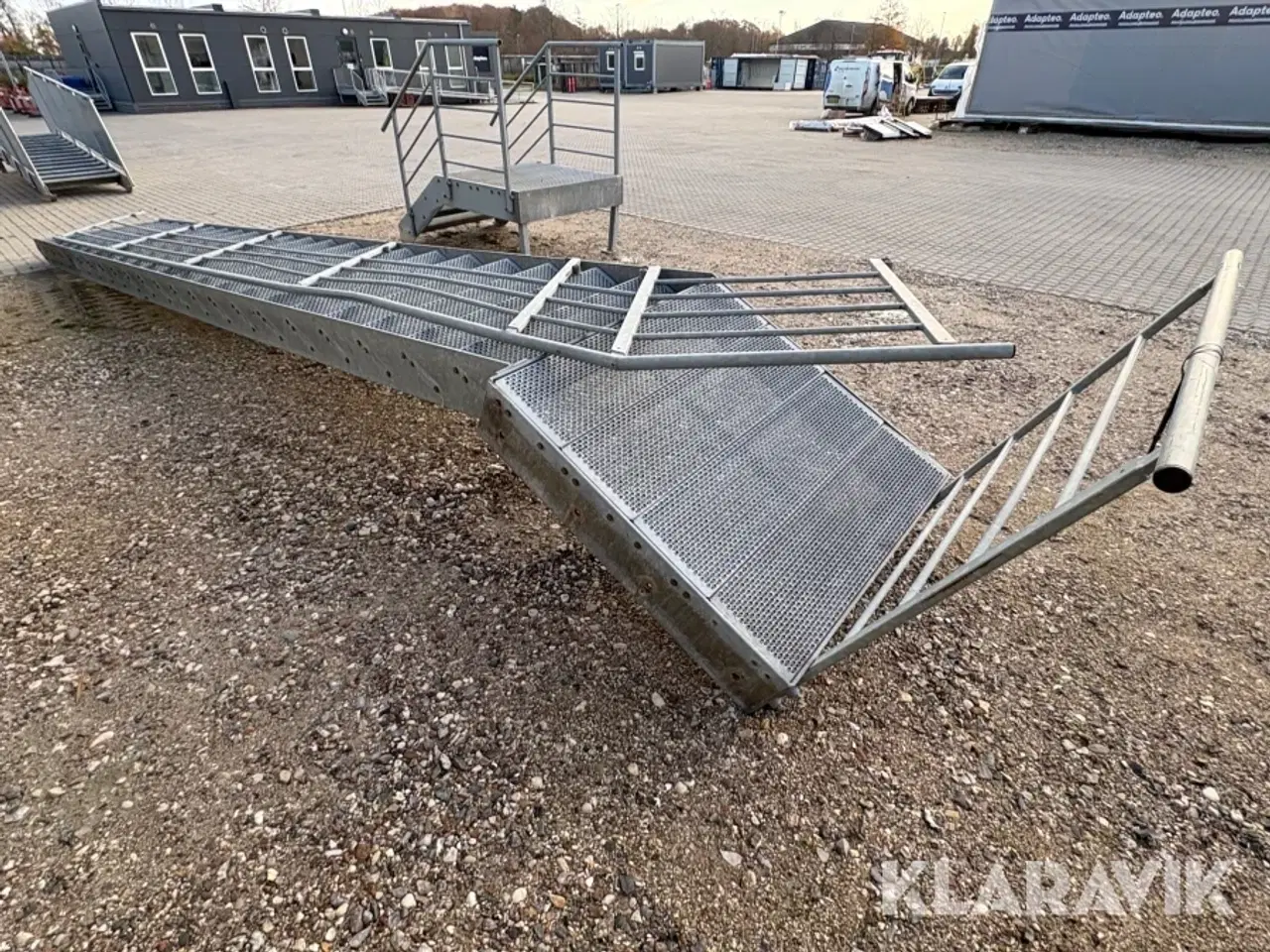 Billede 3 - Trappe og repos med gelænder