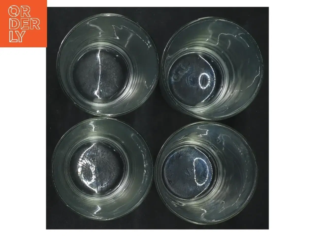 Billede 4 - Grønlige glas med graveret blomstermotiv (str. 9,5 cm. ø. 6,5 cm)