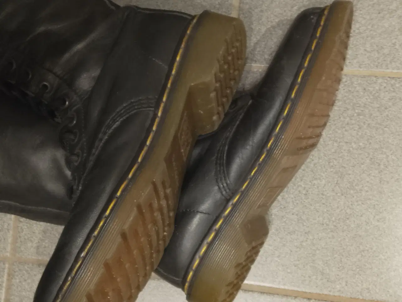 Billede 7 - Dr. Martens - lange læder støvler