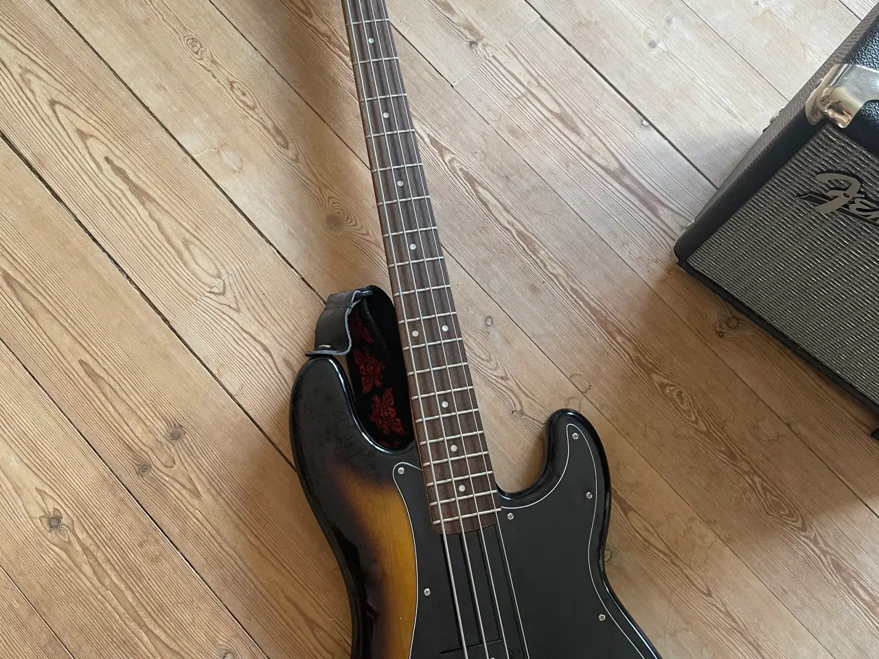 Billede 7 - Ubrugt el-bas fra Squier, affinity PJ