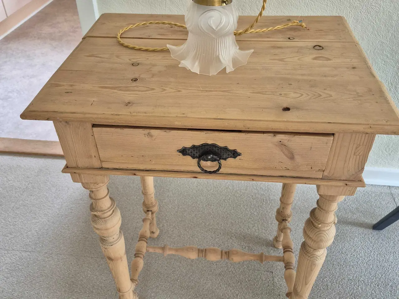 Billede 1 - Sybord afsyret