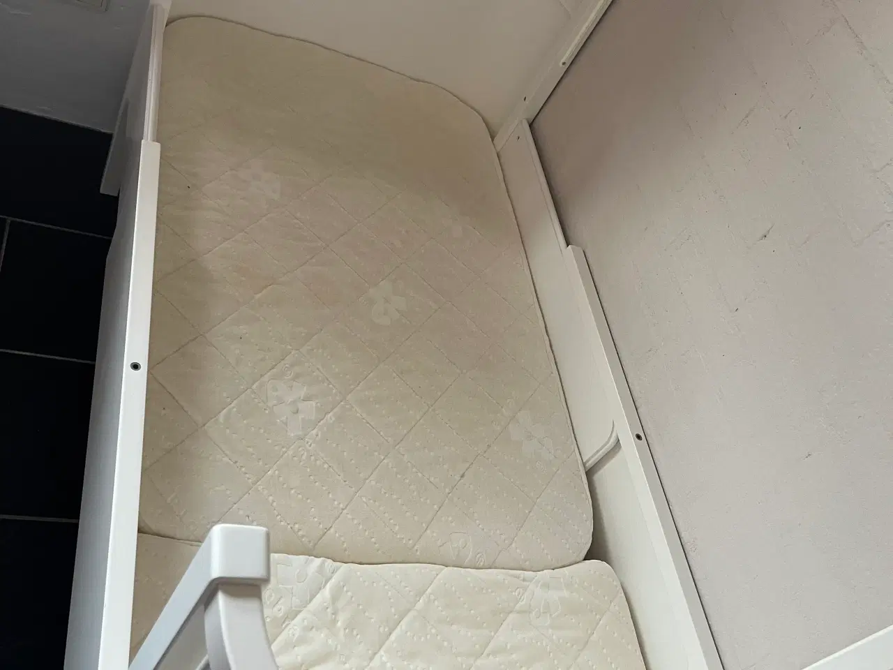 Billede 2 - Lilleper seng med madras købt fra ny i 2019