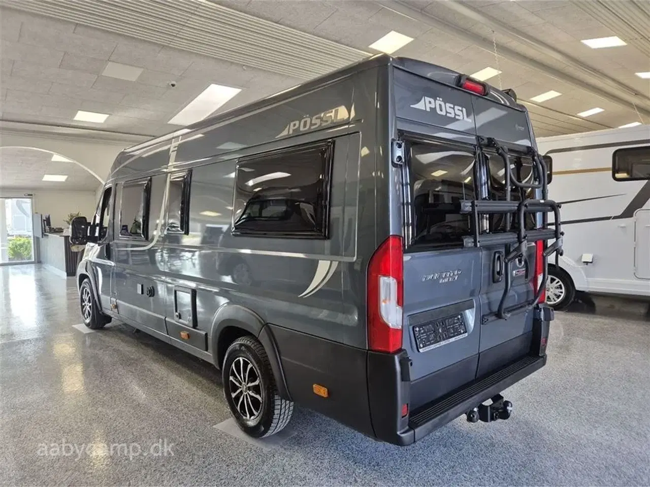 Billede 3 - 2020 - Pössl Roadcar R 640 Automatgear. 2x solceller. batteri. markise. duo-control. kompressor køleskab. undervognsbehandlet. helårsdæk. anhængertræk. soft close på bo-delsdør.