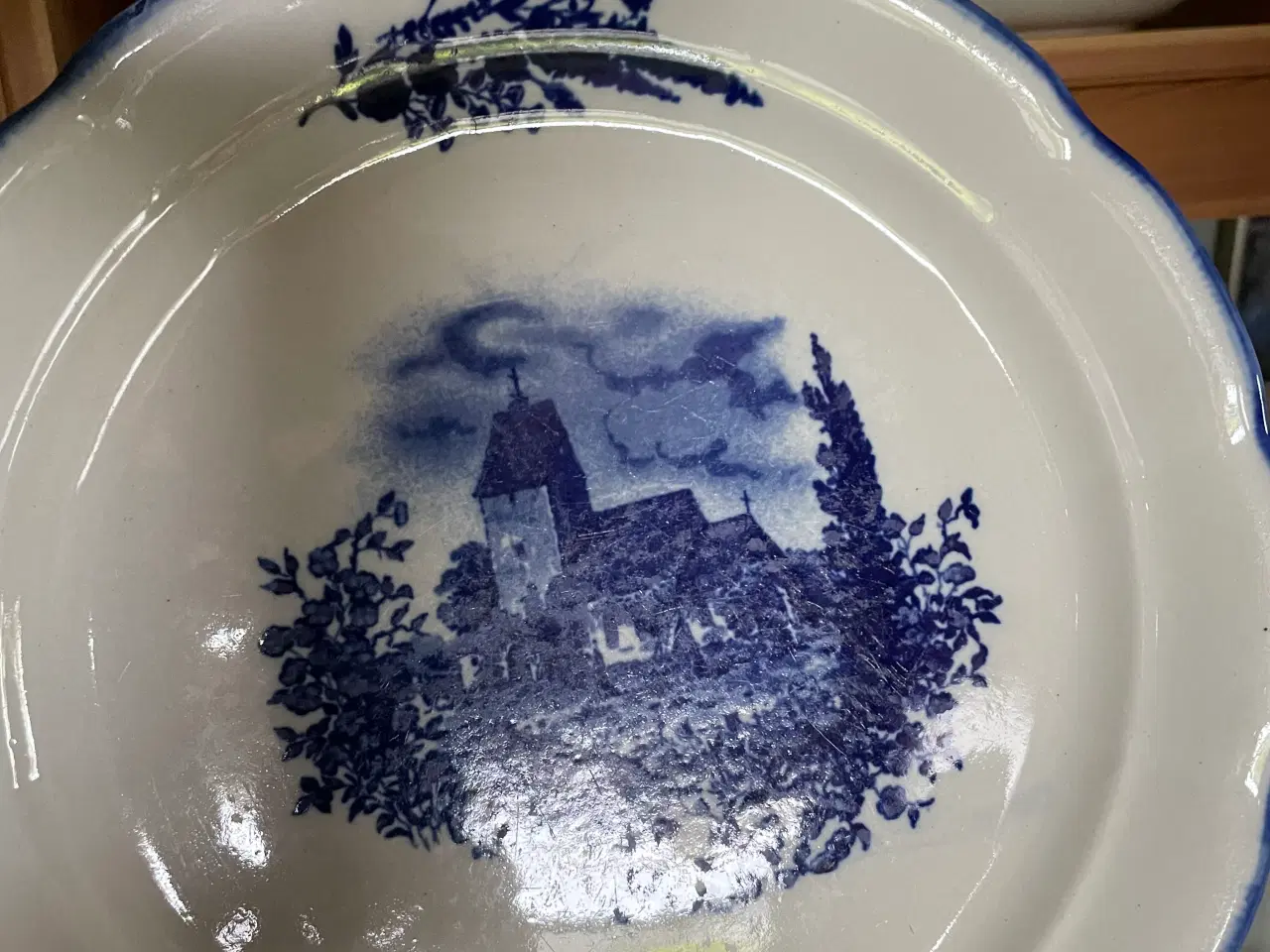 Billede 3 - Steingut spisestel, fade, sovseskåle m.m.