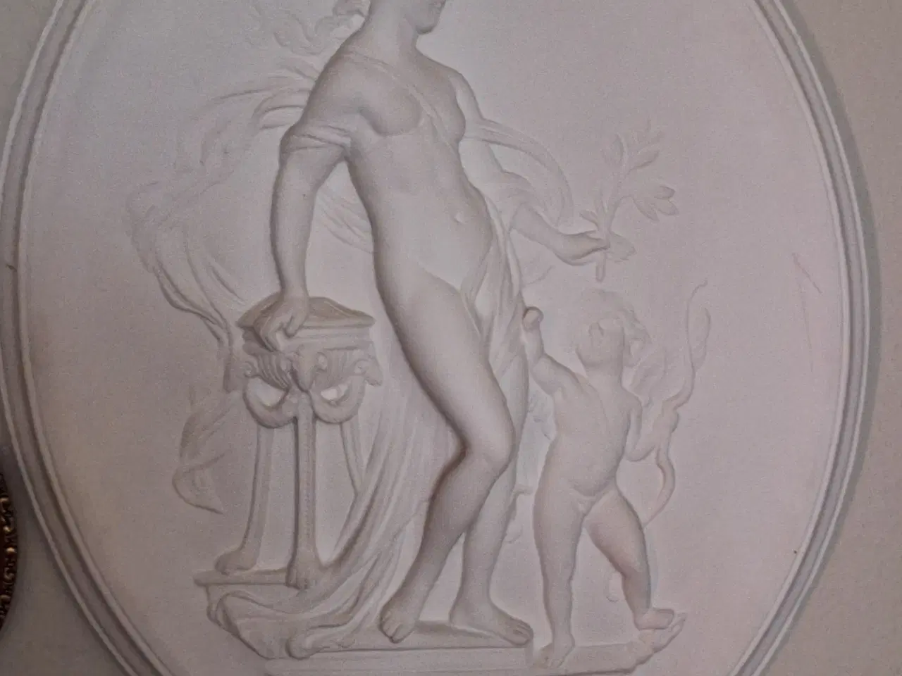 Billede 1 - Relief i gips. 78 cm høj 65 cm bred.