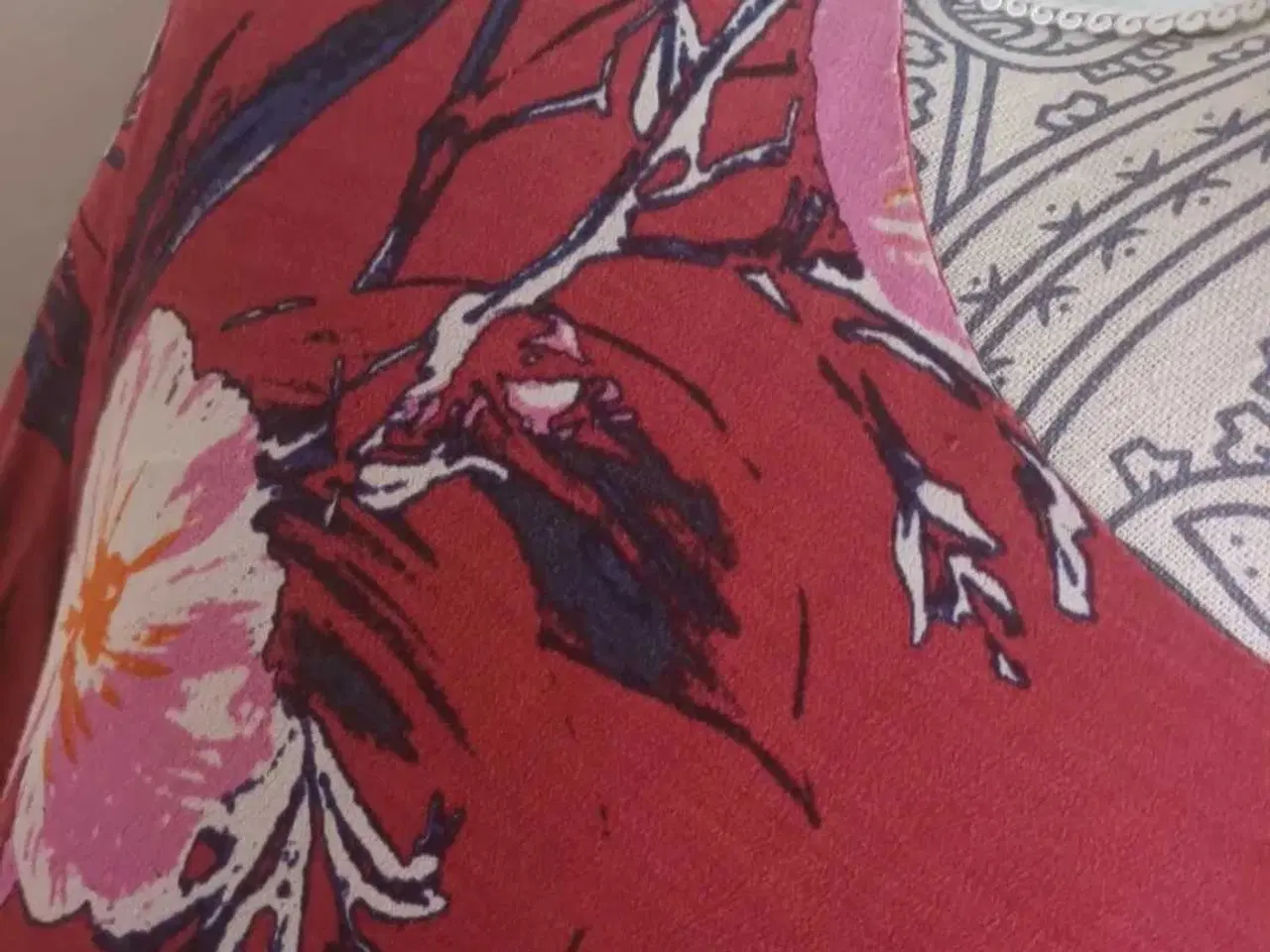 Billede 3 - Kjole. Gestuz. Large/40