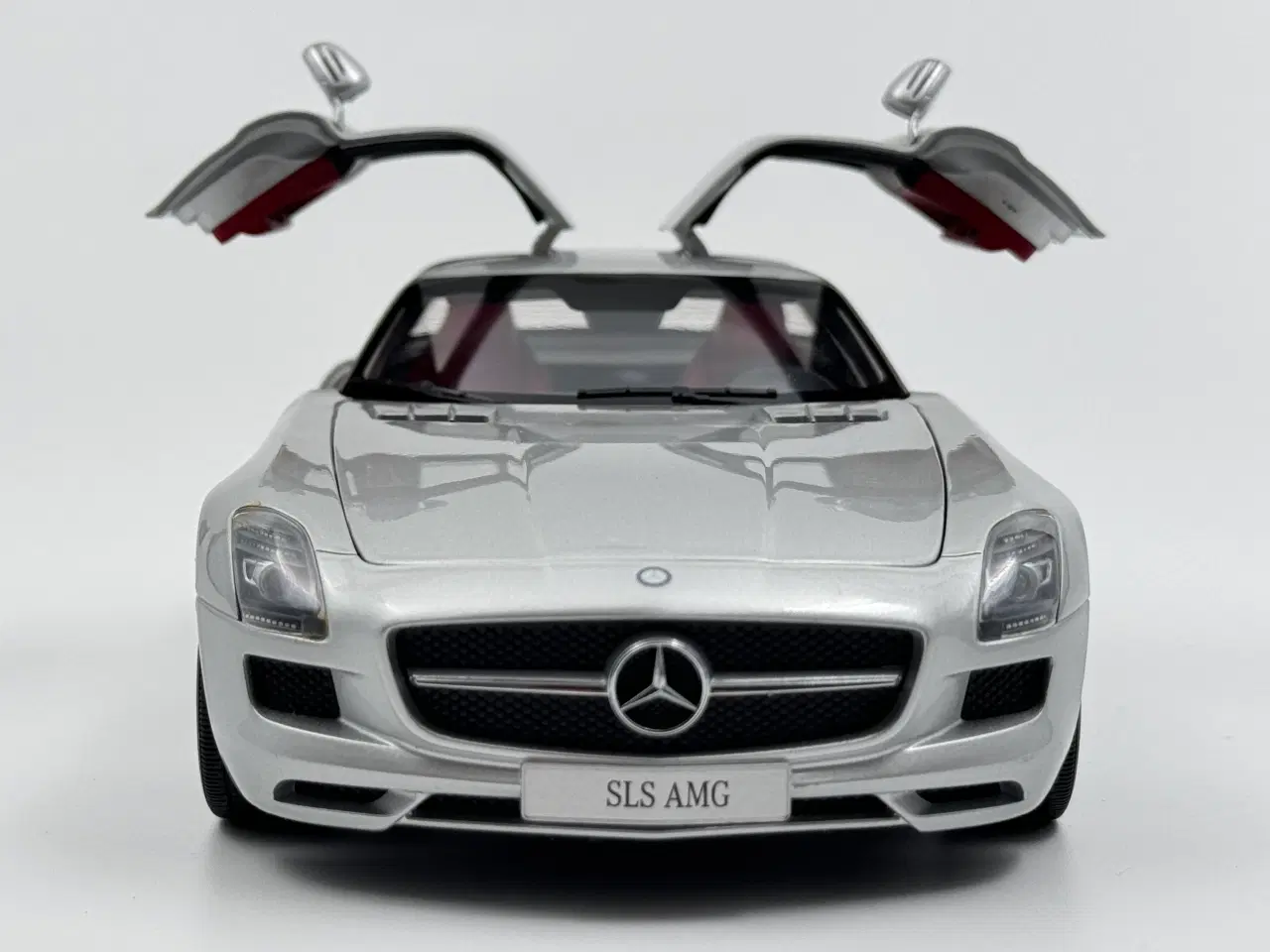 Billede 5 - 2010 Mercedes-Benz SLS 6,3 AMG Coupe - 1:18