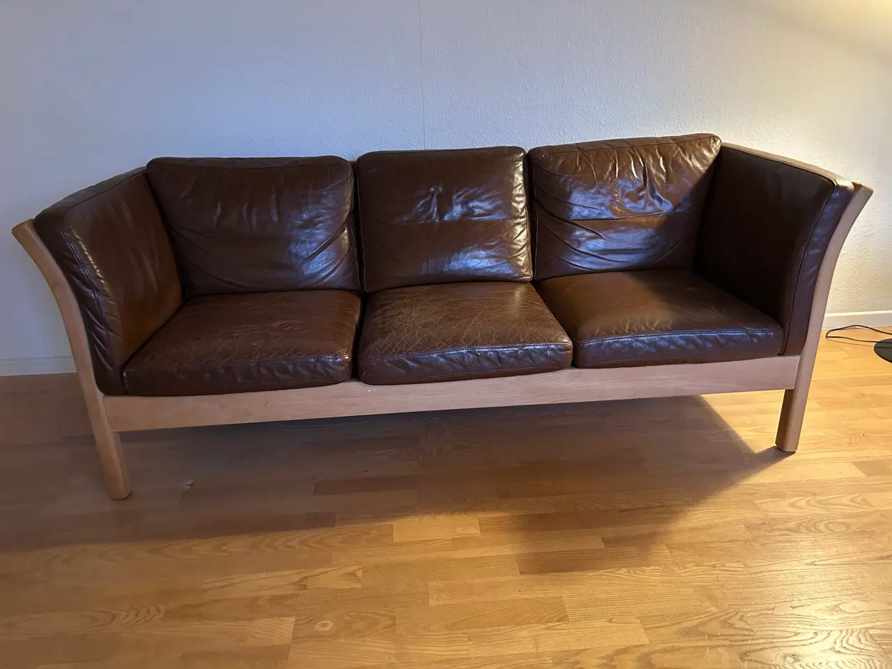 Billede 1 - Sofa i ægte læder og bøgetræ