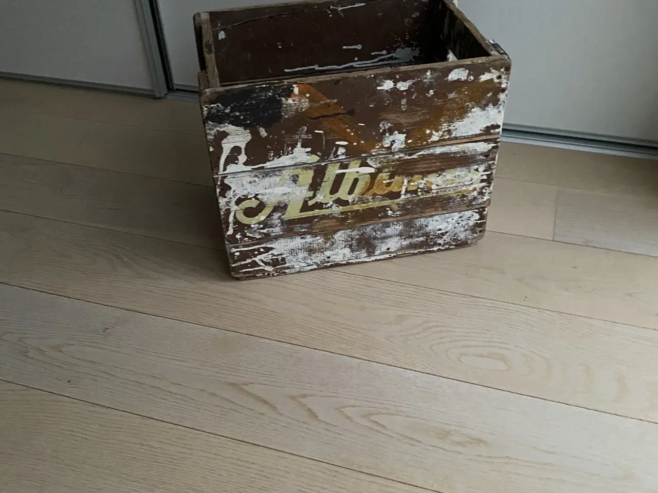 Billede 1 - Albani trækasse, h:36.5 cm., b:31,5 cm., l:46,5 cm