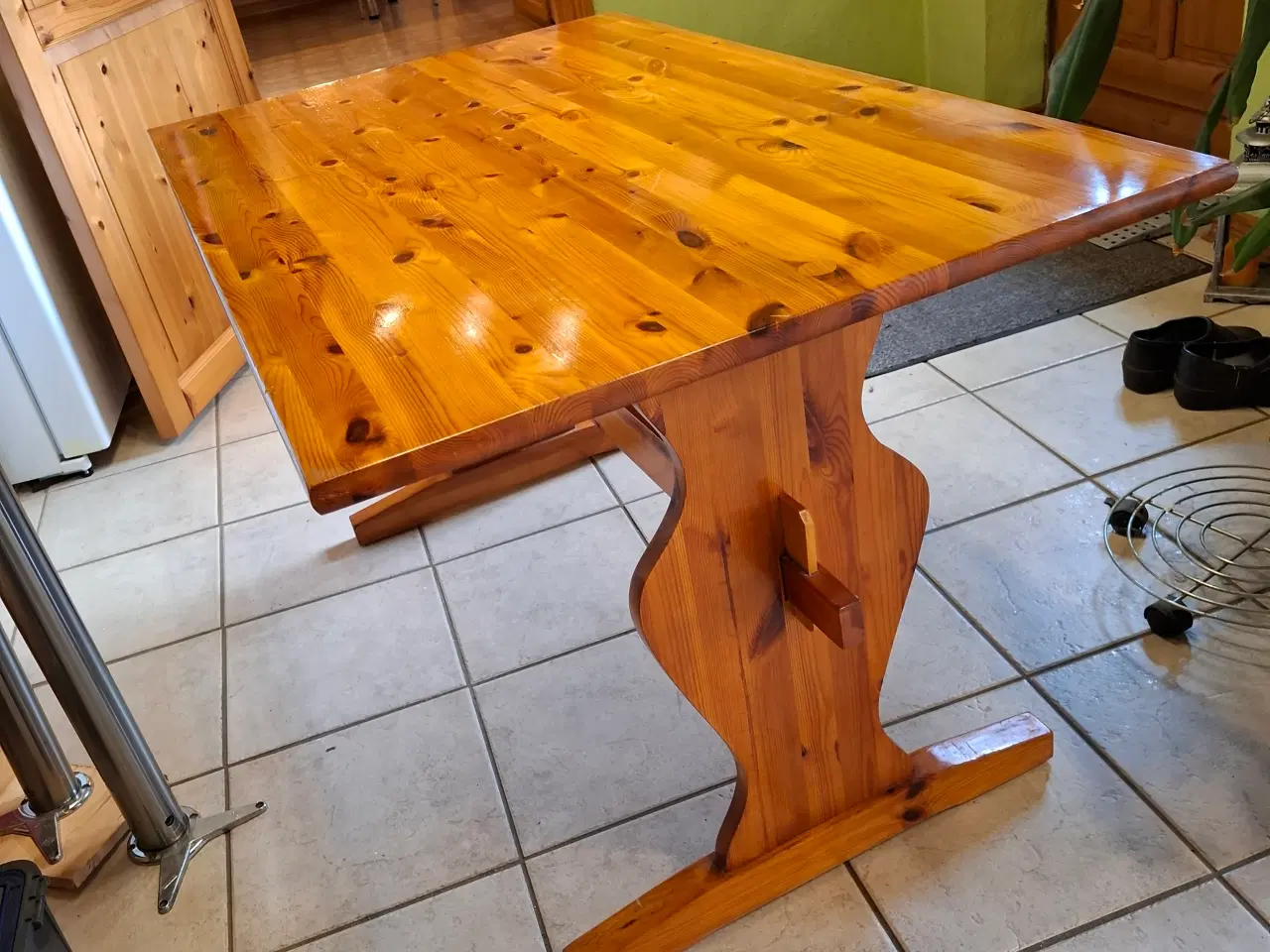 Billede 1 - Fyrtræsbord