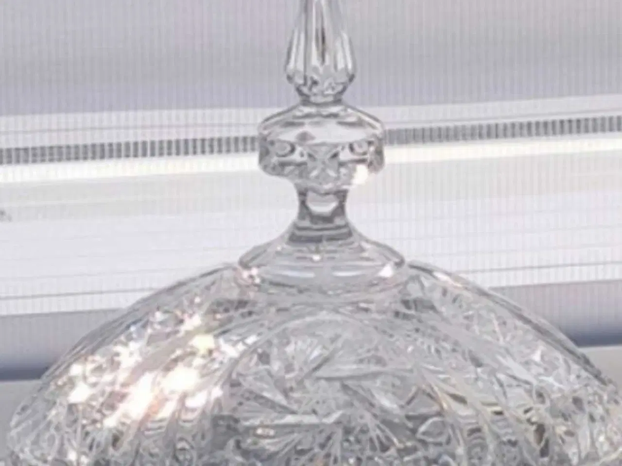 Billede 3 - Smuk stor bonbonniere 21 cm høj perfekt stand 