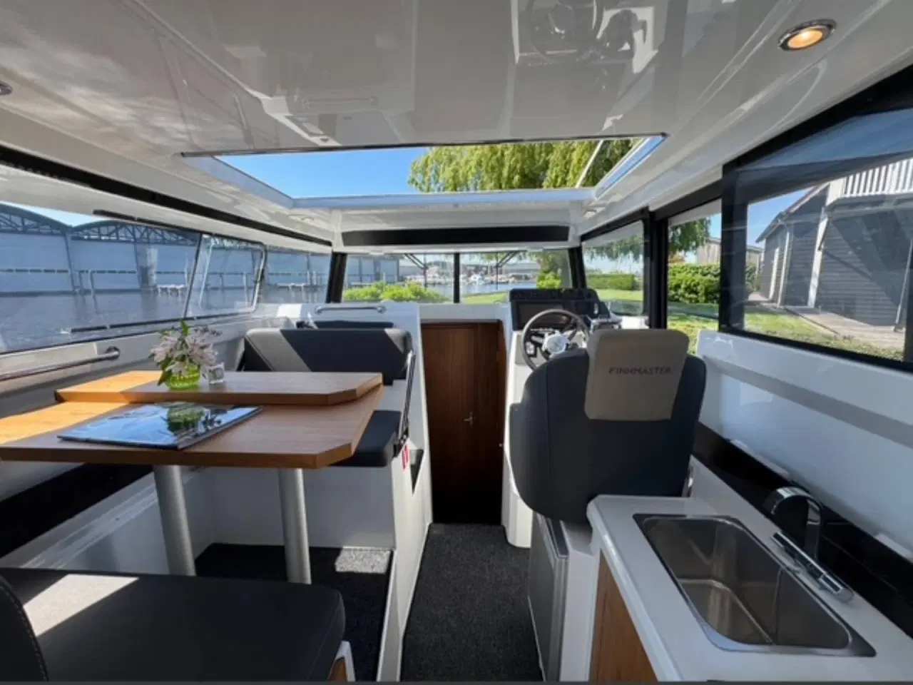 Billede 11 - Finnmaster Pilot 8 - 2 X F200 Yamaha/Udstyr