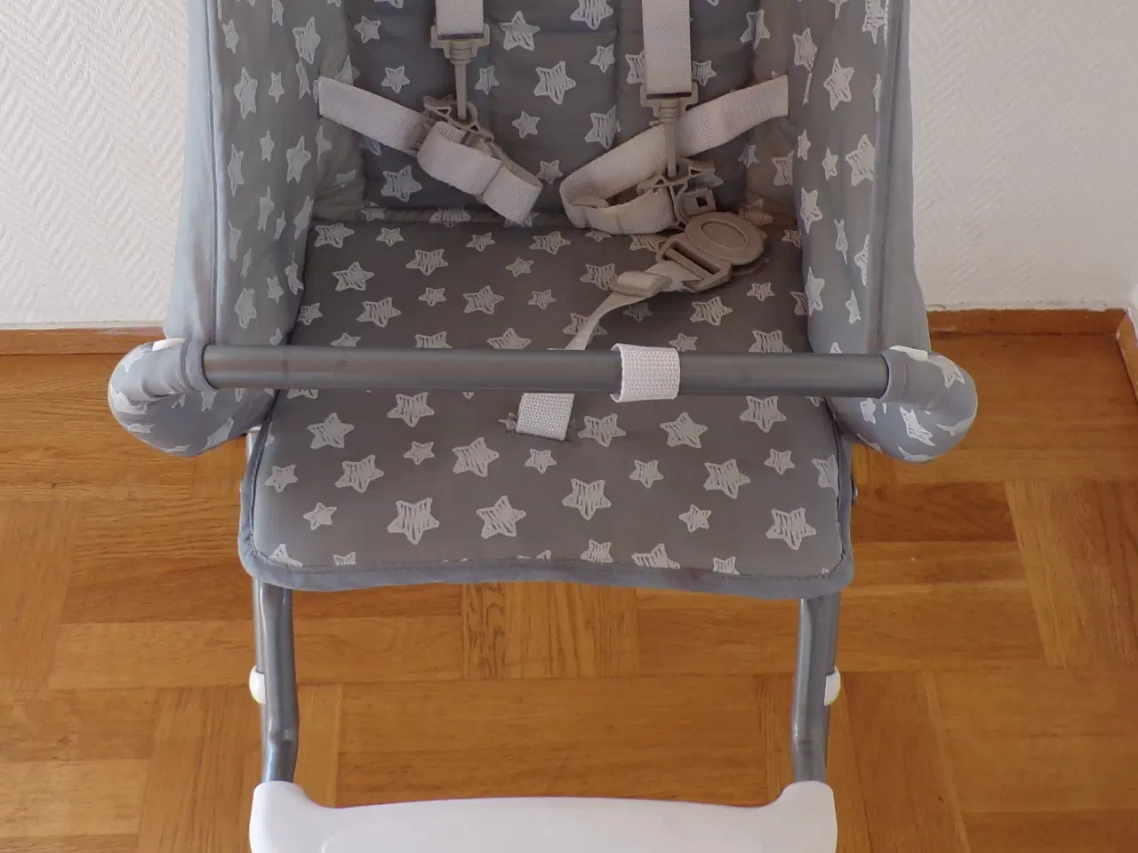 Billede 4 - Asalvo Baby sammenklaplig højstol i grå / hvid 